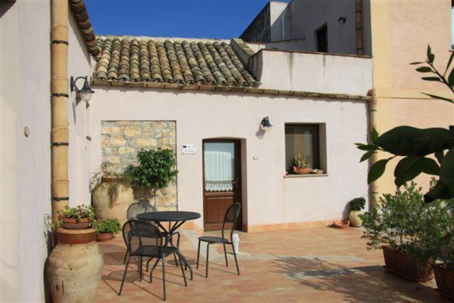 Agriturismo Baglio Donna Santa Farm stay Dattilo